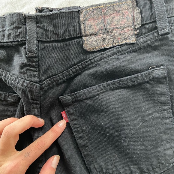 Levi’s Black Denim Shorts - Picture 3 of 4